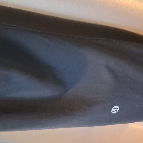Lululemon Women's Black High-Waisted Leggings - Picture 2 of 4